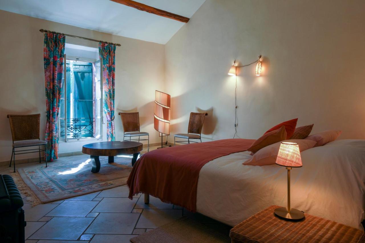 Le 37 Malaucene Bed & Breakfast Cameră foto